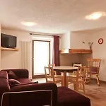 Lo Stambecco Bianco Lägenhet *