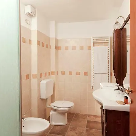 Lo Stambecco Bianco * أَويستا